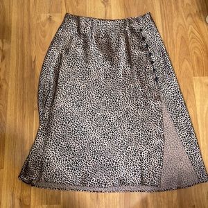 NWT Victoria’s Secret silk side slit button leopard skirt size small